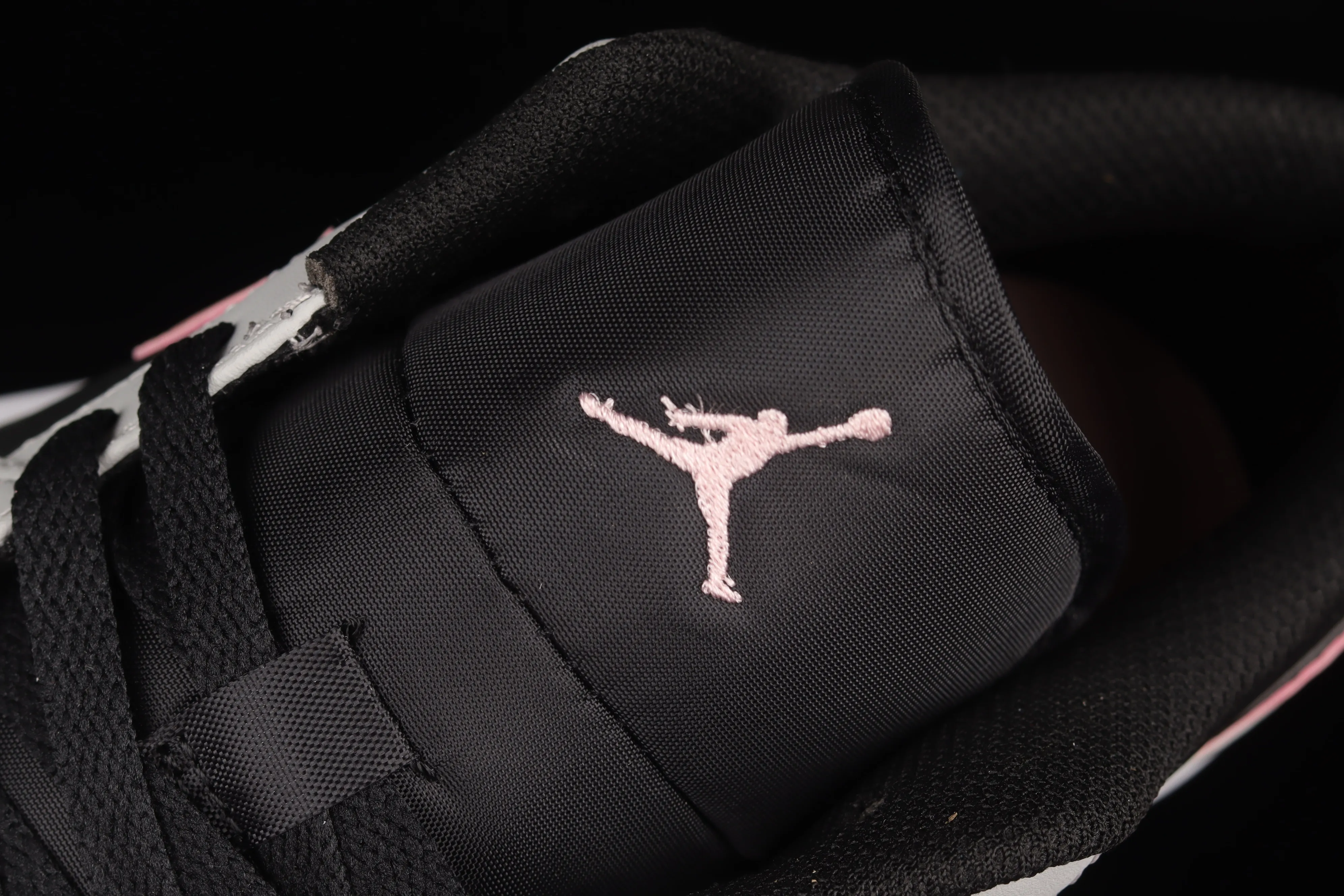 All Categories Air Jordan Jordan Series Basketball Shoes Air Jordan 1 Low Air Jordan 1 Low AJ1 Joe 1 White Black Pink Sports Culture Basketball Shoes 553558-062